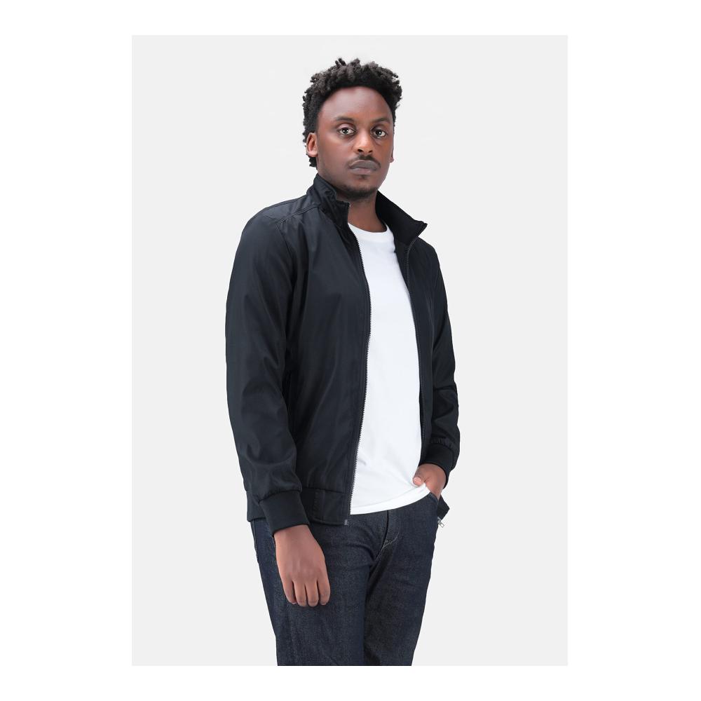 Stilvolle Herren Jacke Leichtgewichtig Sommer- & Übergangsjacke Regular Fit. Perfekt für Freizeit & Sport. Jetzt entdecken