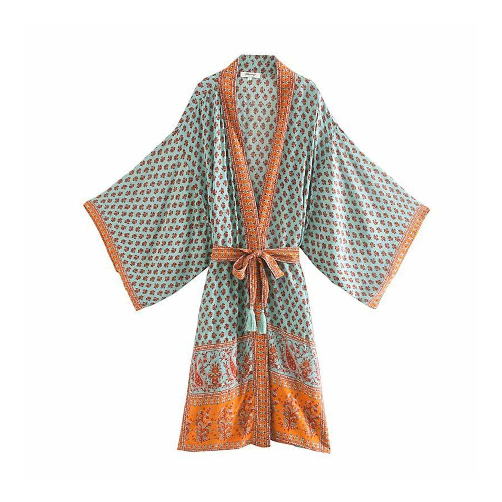 Entdecke luxuriöse Bademäntel Weiche Strandbekleidung für Damen mit japanischem Kimono-Design. Perfekt für stilvolle Morgenmomente und sonnenschützende Entspannung