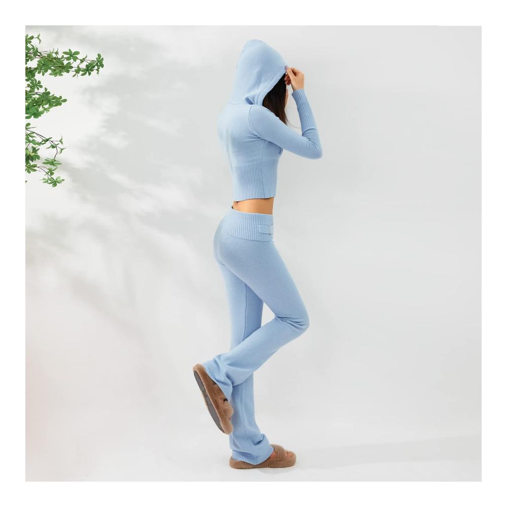 Entdecken Sie den ultimativen Komfort Damen Trainingsanzüge mit bauchfreiem Hoodie und Bootcut-Hose. Loungewear für stilvolle Entspannung. Jetzt in B-Blau Größe M erhältlich