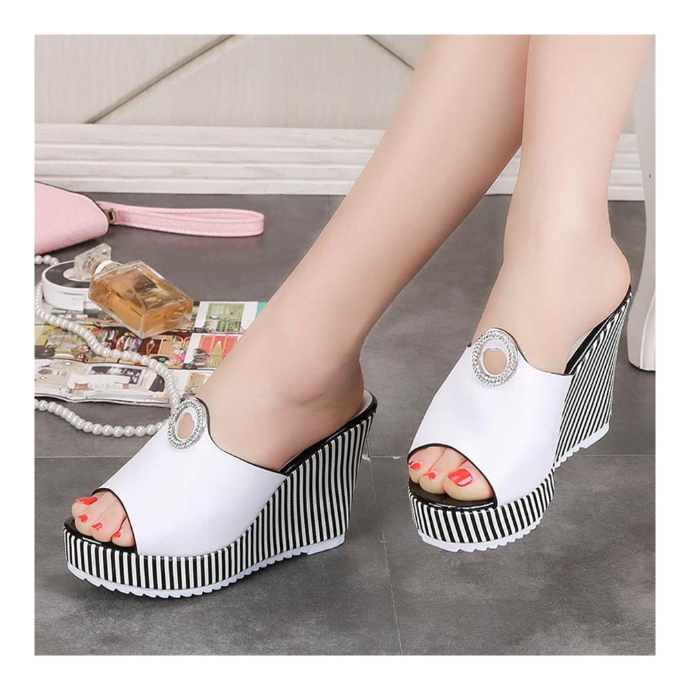 Komfortable Damen Zehentrenner Sandalen Leichtes Slip-On Design Keilabsatz Peep-Toe & Streifenmuster für stilvolle Sommer. Jetzt erhältlich