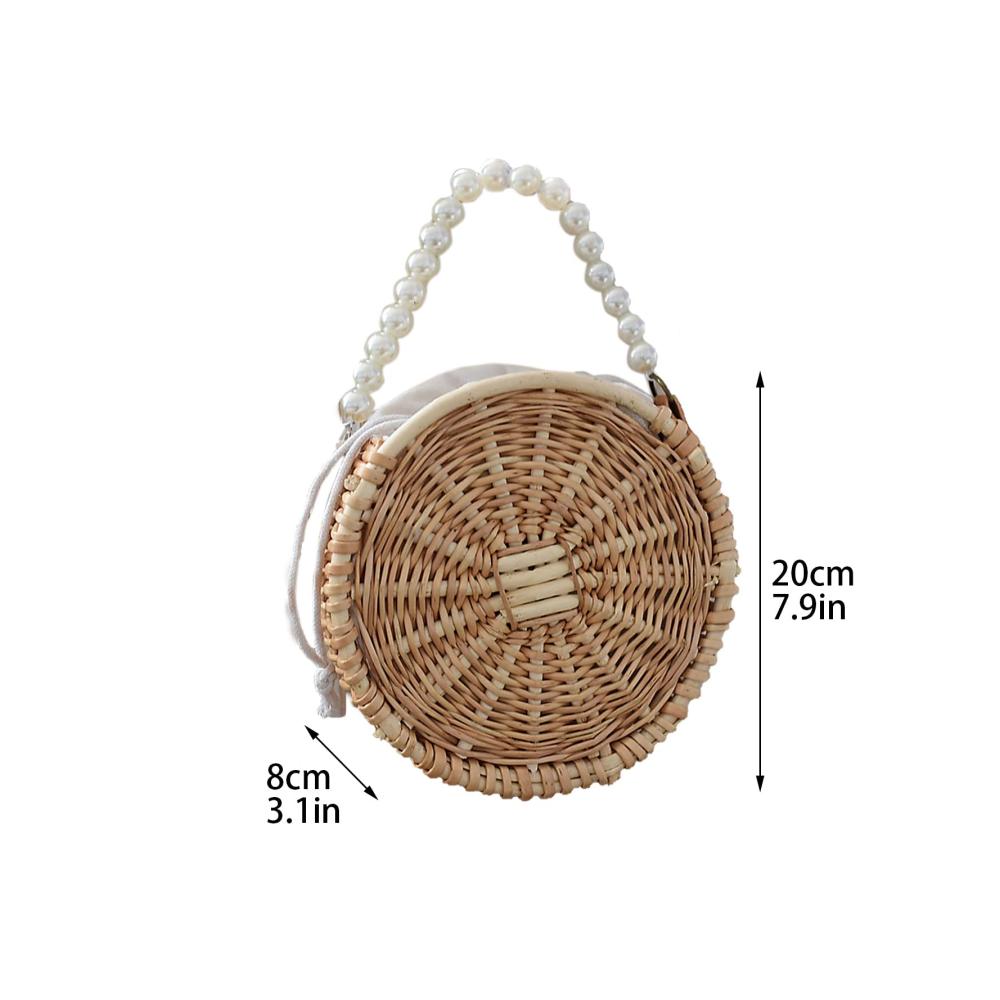 Entdecke den Charme der Natur mit unseren handgewebten Schultertaschen aus Rattan. Perfekt für einen Bohemian-Look am Strand oder in der Stadt. Natürlich schick und einzigartig