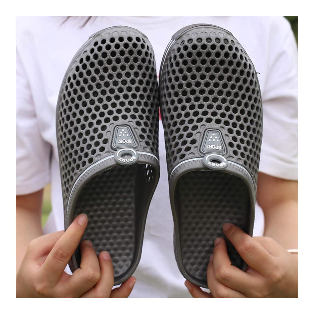 Ultimativer Sommerkomfort mit geschlossenen Unisex-Clogs! Atmungsaktiv und stylisch für Strand Garten und mehr. Ideal für Männer und Frauen. Größe 36 EU Reingrau