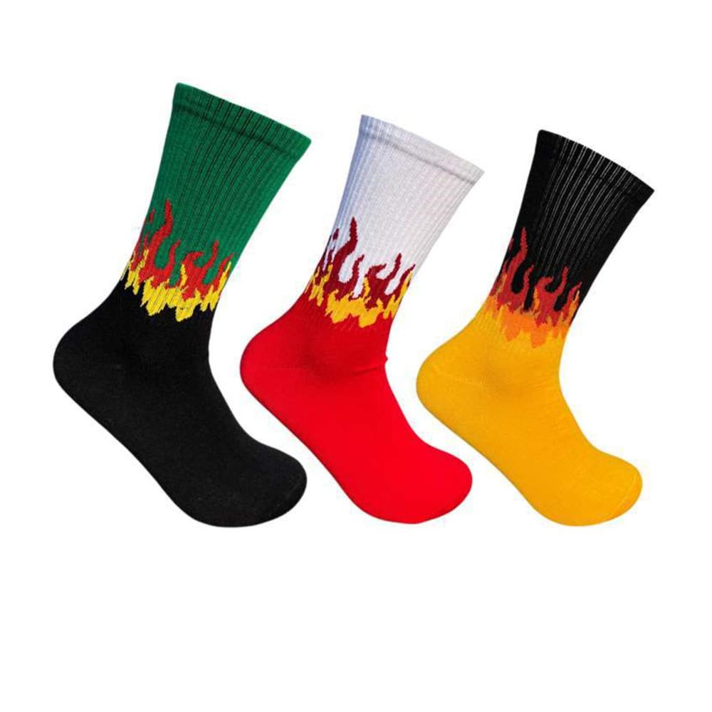 Erleben Sie höchsten Komfort mit unseren Männer Flamme Socken - Dicke bunte und weiche Knöchelsocken für den perfekten Feuerstil. Holen Sie sich jetzt 3 Paare