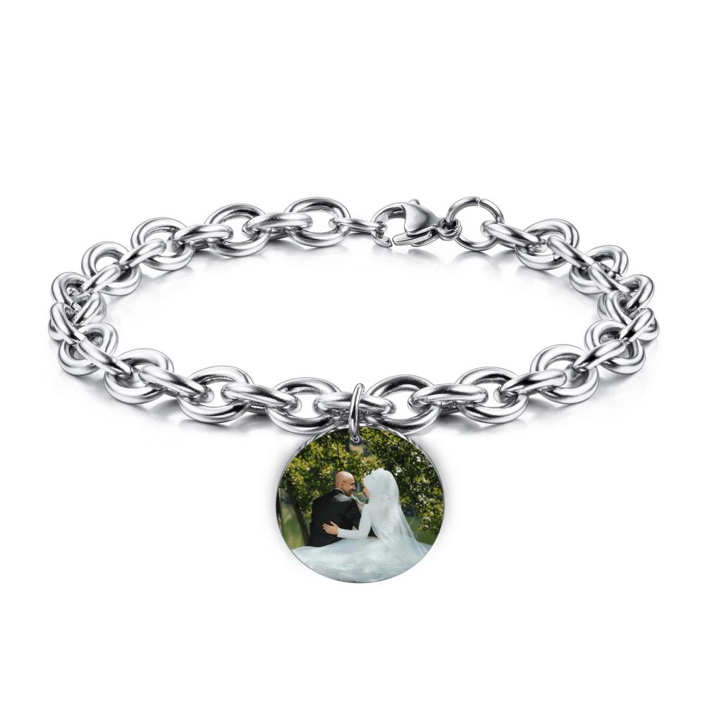 A1: Silver Round Charm (Color Photo)