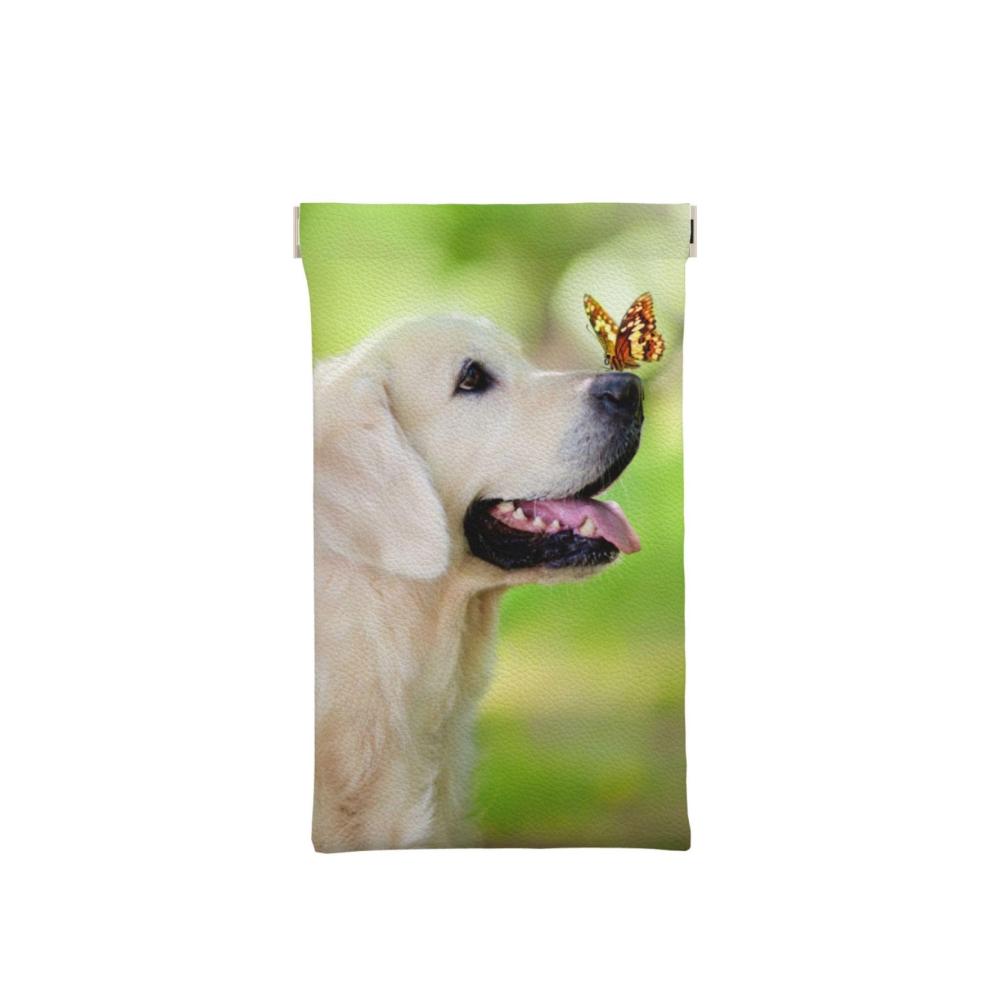 Golden Retriever Hund mit Schmetterling